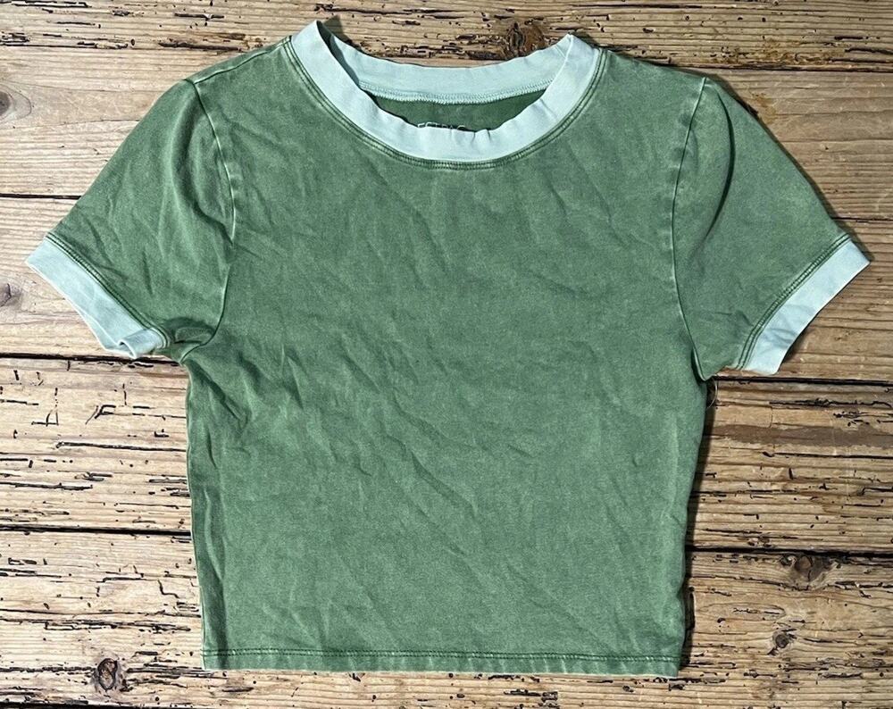 EST.PAC. 1980 Women’s Size XS Green Fitted Crop Short Sleeve Shirt NWT